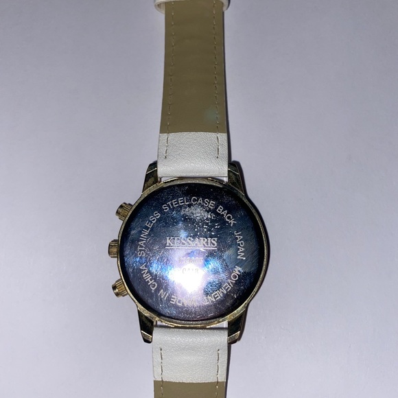 Gold and white watch - Picture 4 of 6